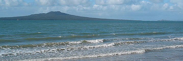 takapuna beach